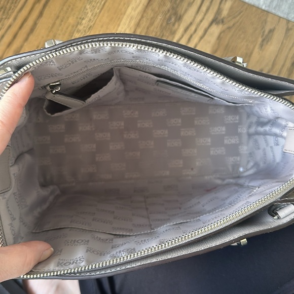 Michael Kors Ellis Satchel - Picture 5 of 10